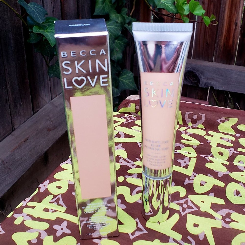 BECCA Skin Love weightless foundation PORCELAIN